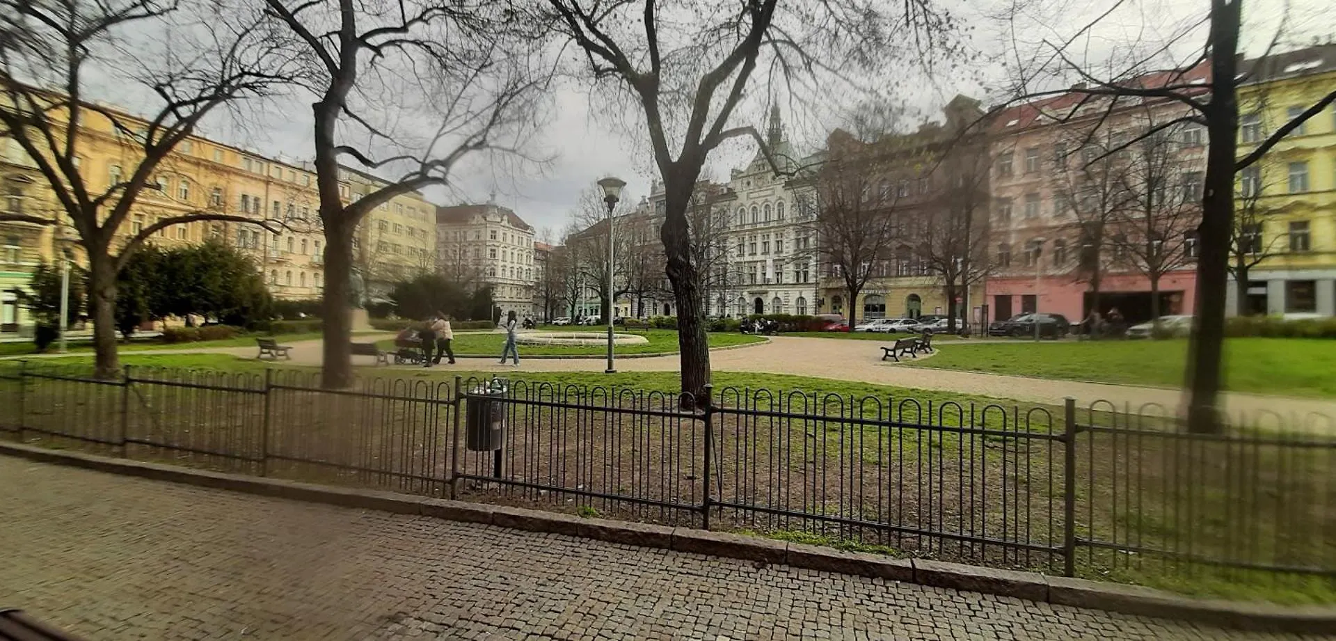 Small Sunny Park View Apartment Prague